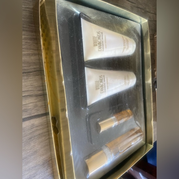 Elizabeth Taylor White Diamonds vintage gift set - Picture 2 of 5